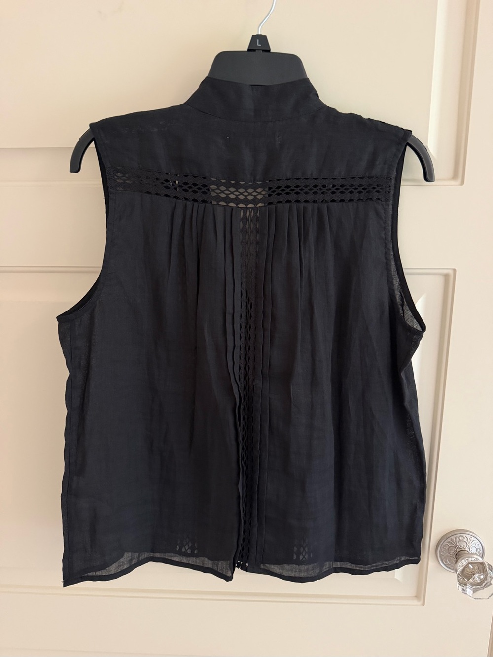 Frame Cali Ramie Lace Tank Blouse in Noir Black - Picture 9 of 9